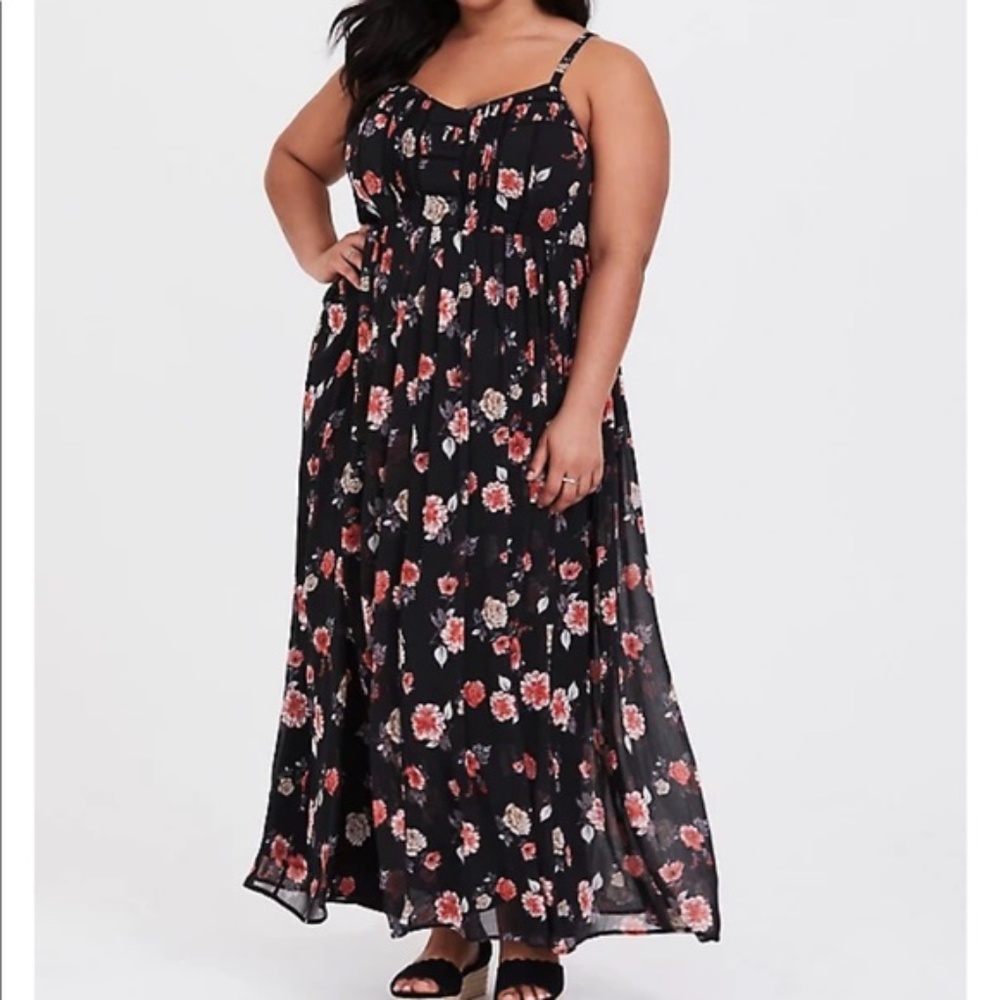 TORRID BLACK FLORAL PLEATED CHIFFON MAXI DRESS